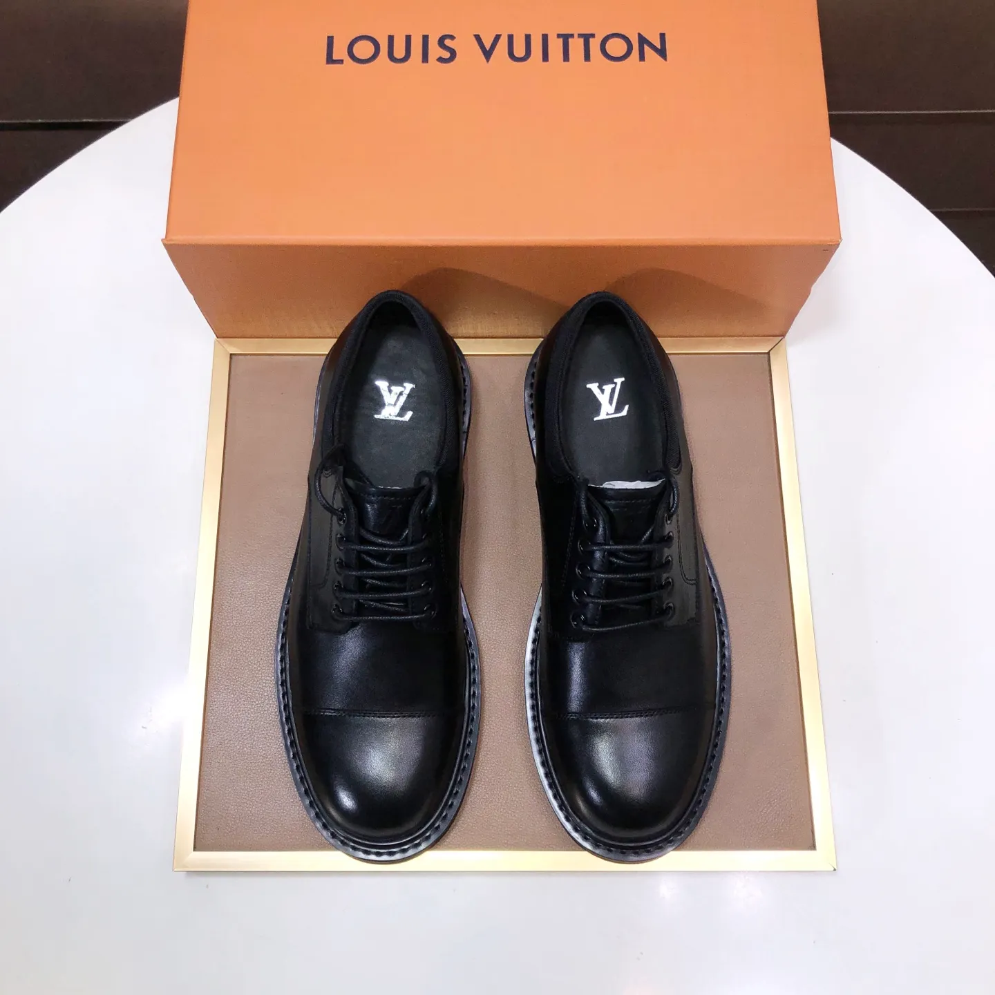 Men's men's shoes 💰660💰[LOUIS VUITTON] (original order) new style 🍀LV Louis Vuitton * - top version of LV classic leather shoes! Made of imported original single cowhide, original leather side strips and wear-resistant rubber outsole! High quality products! Code number 39-44 (38.45 customized)